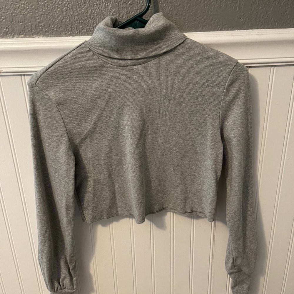 Cropped Turtle Neck Sweater